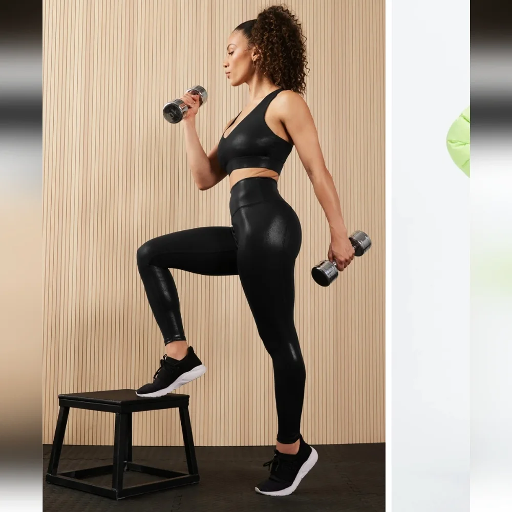 Fabletics Define PowerHold High-Waisted 7/8 Foil Legging- Short- L - Picture 10 of 16